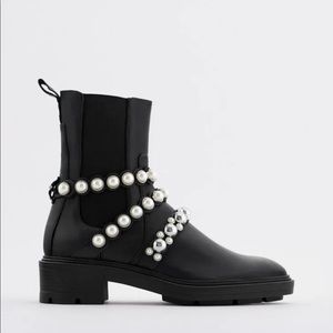 Leather ankle boots ZARA size 6 pearl strap